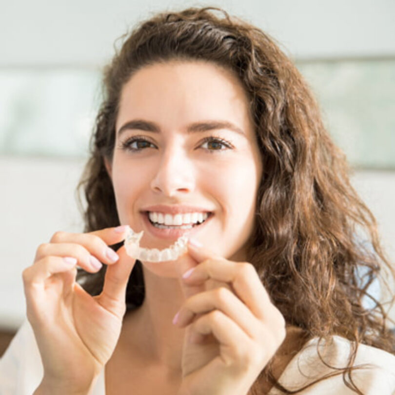 invisalign-traditional-img1 Comparison Invisalign Image